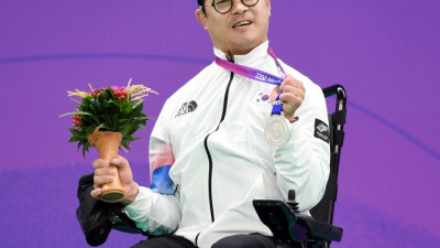 [포토] 김도현 ‘은메달 목에 걸고 미소’