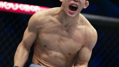 한국 최초 UFC 플라이급 박현성, 데뷔전 짜릿한 TKO 승.. 화끈한 신고식