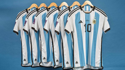 역시 축구의 신!… 메시의 카타르 월드컵 유니폼 100억원 낙찰
