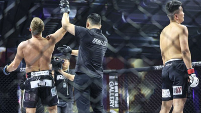무결점 파이터 윤형빈 ‘첫 패’… 노래하는 격투가 허재혁, 58초 만에 TKO 패배